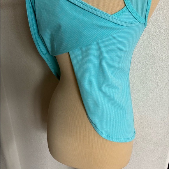 Lululemon tank - Picture 5 of 6